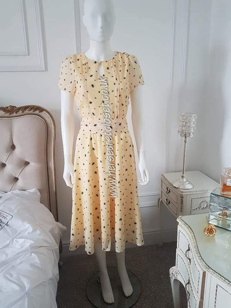 Lindy Bop Bretta Honey Bee Print Tea Dress - HerSecretCloset.co.uk