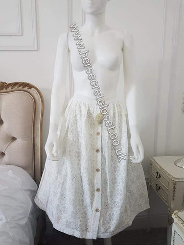 Lindy Bop Adalene White Broderie Swing Skirt - HerSecretCloset.co.uk